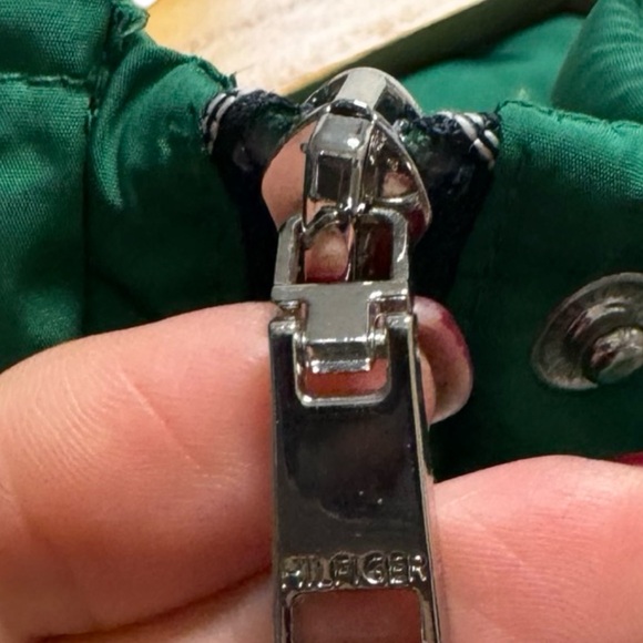 Tommy Hilfiger green hoodie puffer jacket - size M - Excellent Condition. - Picture 7 of 8